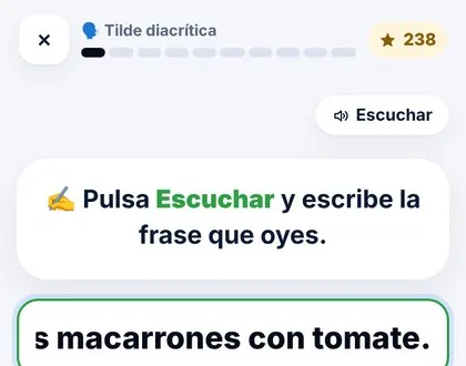 Dictado: la app lee la frase y el niño la escribe
